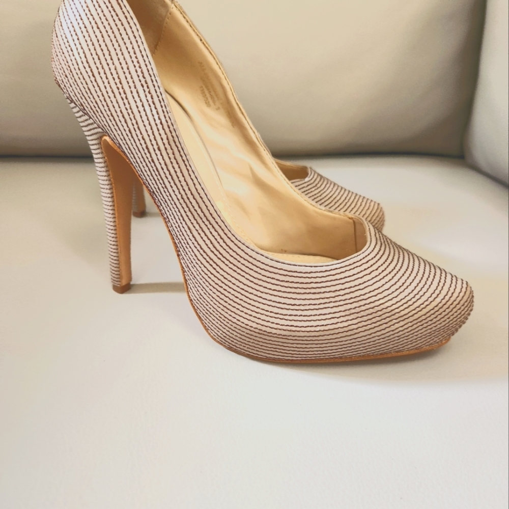 Colin Stuart  pumps  Size 7